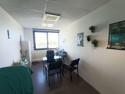  POUR INVESTISSEUR : A CHARNAY-LES-MACON LOCAL/BUREAU DE 46.14 
