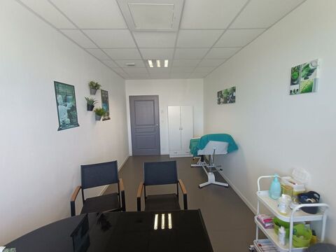   POUR INVESTISSEUR : A CHARNAY-LES-MACON LOCAL/BUREAU DE 46.14 