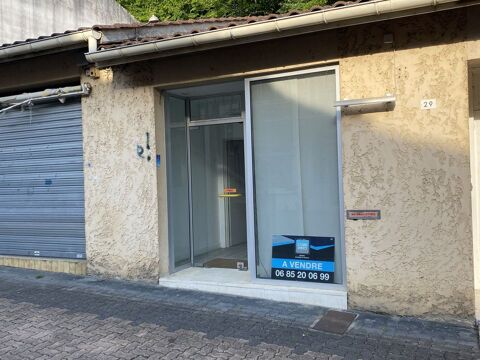 TROIS LOCAUX COMMERCIAUX DE 50 M2 189000 32150 Cazaubon