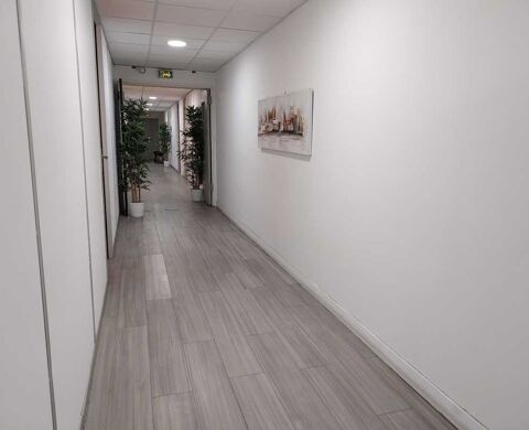 Bureaux - A LOUER - 47 m² divisibles à partir de 18 m² 611 78180 Montigny le bretonneux