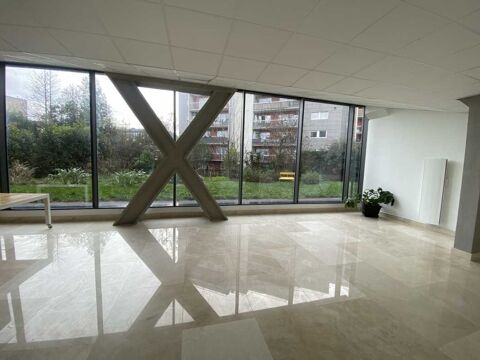 Bureaux - A LOUER - 296 m² non divisibles 7400 75018 Paris