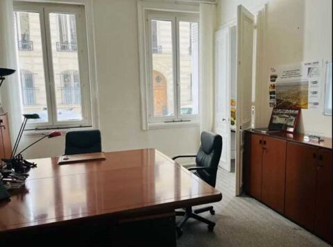 Bureaux - A LOUER - 35 m² non divisibles 1825 75009 Paris