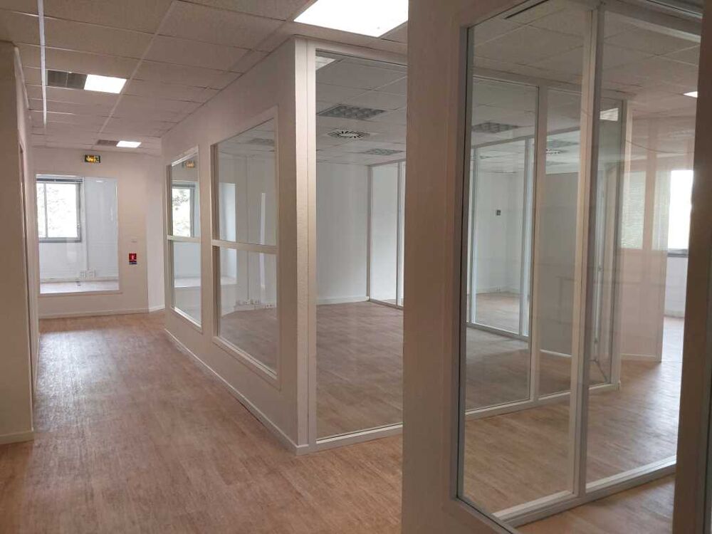   Bureaux - A LOUER - 230 m non divisibles 