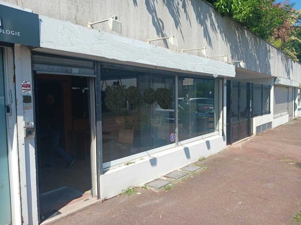   Bureaux - A VENDRE OU A LOUER - 60 m non divisibles 