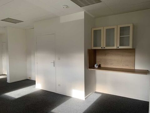   Bureaux - A LOUER - 160 m² divisibles à partir de 80 m² 
