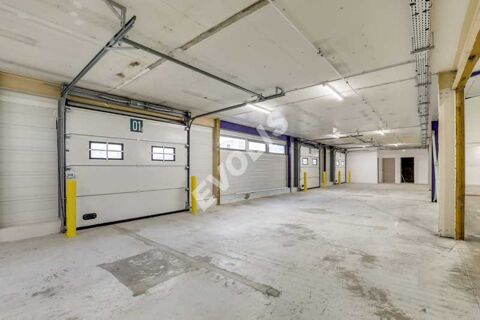   Locaux d'activit - A LOUER - 2361 m non divisibles 