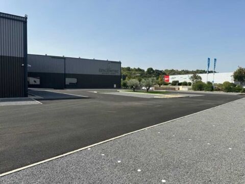 Locaux Commerciaux - A LOUER - 1 654 m² divisibles à partir de 374 m² 18078 34800 Clermont l'herault
