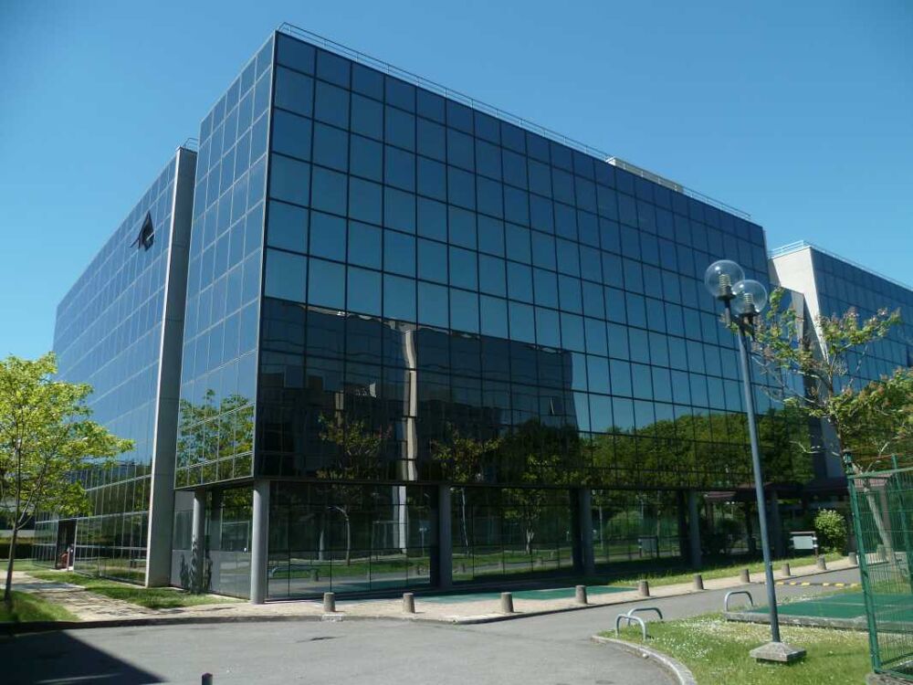   BUREAUX RENOVES AVEC TERRASSE - 2 637 m² divisibles à partir de 804 m² 