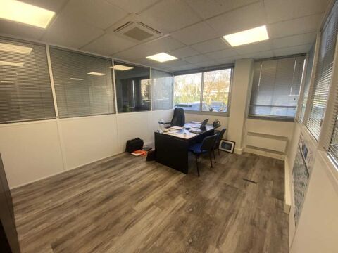 Bureaux - A LOUER - 108 m² non divisibles 1899 33300 Bordeaux