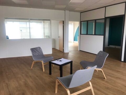 Bureaux - A LOUER - 330 m² divisibles à partir de 94 m² 4414 33185 Le haillan