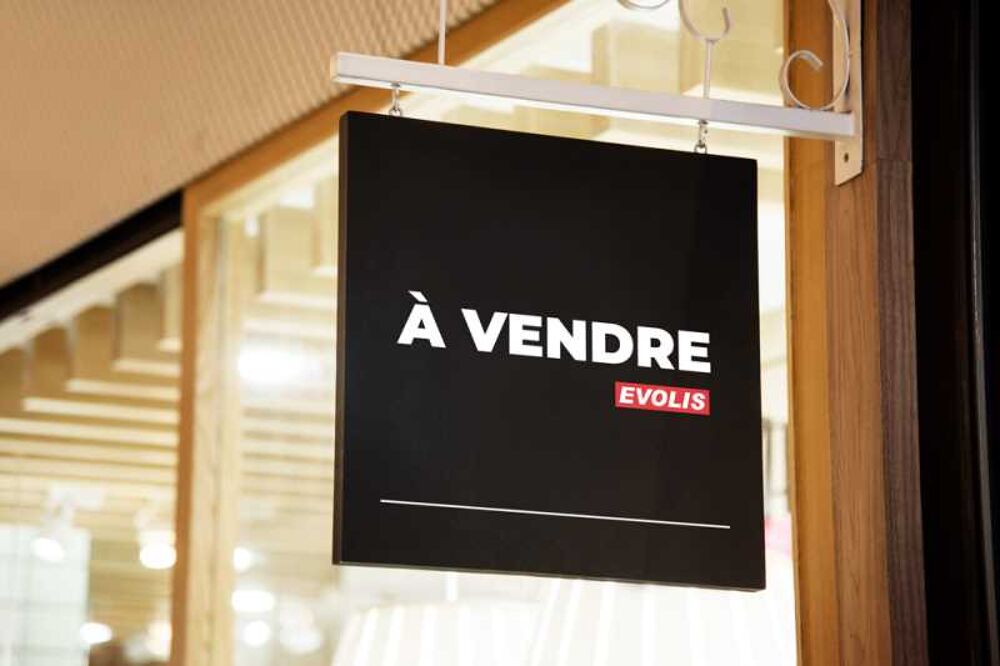   Locaux Commerciaux - A VENDRE - 2254 m non divisibles 