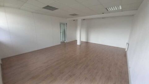 DISPONIBILE IMMEDIATEMENT - 81 m² non divisibles 945 59650 Villeneuve d'ascq