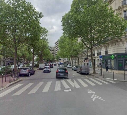 Locaux Commerciaux - A LOUER - 82 m² non divisibles 2417 75016 Paris