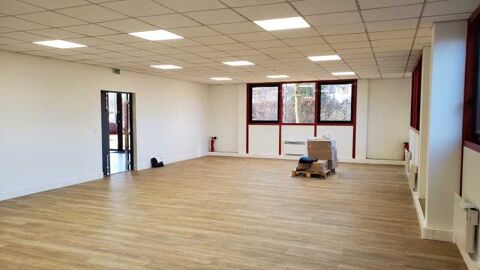 Bureaux - A LOUER - 88 m² non divisibles 953 93420 Villepinte