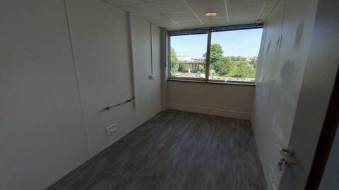   BUREAUX FACILES D'ACCES - 300 m divisibles  partir de 42 m 