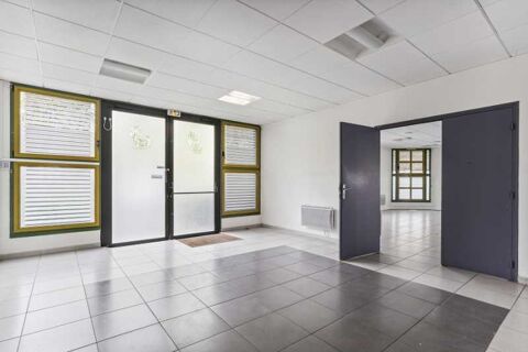 Bureaux - A LOUER - 900 m² non divisibles 8622 77185 Lognes