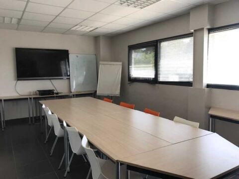 Bureaux - A LOUER - 407 m² divisibles à partir de 31 m² 7399 33320 Eysines