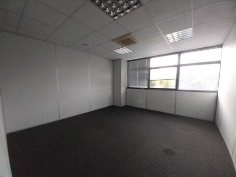 Bureaux - A LOUER - 78 m² divisibles à partir de 15 m² 1241 78990 Elancourt