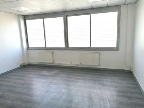 Idéalement situé - 213 m² divisibles à partir de 60 m² 2044 95100 Argenteuil