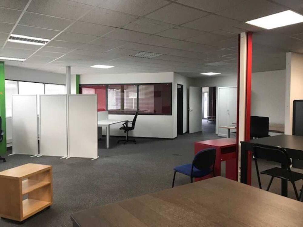   Bureaux - A VENDRE OU A LOUER - 300 m non divisibles 