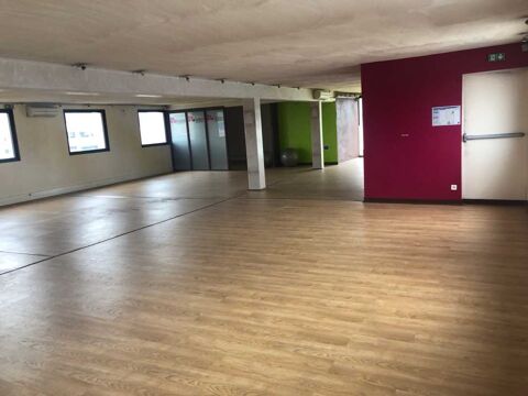 Locaux Commerciaux - A LOUER - 270 m² non divisibles 4928 95130 Franconville