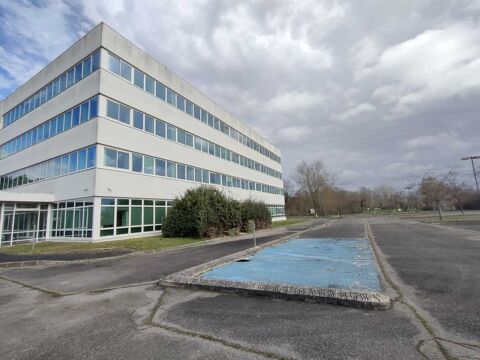 Bureaux - A VENDRE OU A LOUER - 3 632 m² divisibles à partir de 892 m² 3500003 78530 Buc