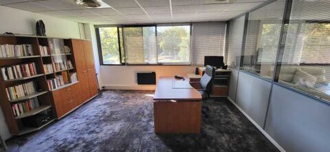   Bureaux - A VENDRE - 75 m non divisibles 