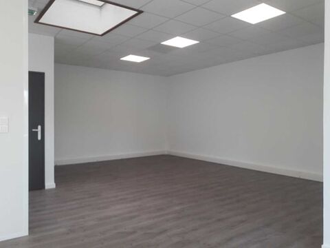   Locaux d'activit - A LOUER - 198 m non divisibles 