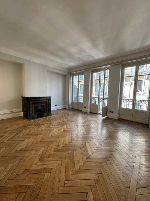 Rare plein coeur centre-ville, immeuble de prestige - 86 m² non divisibles 2467 69002 Lyon