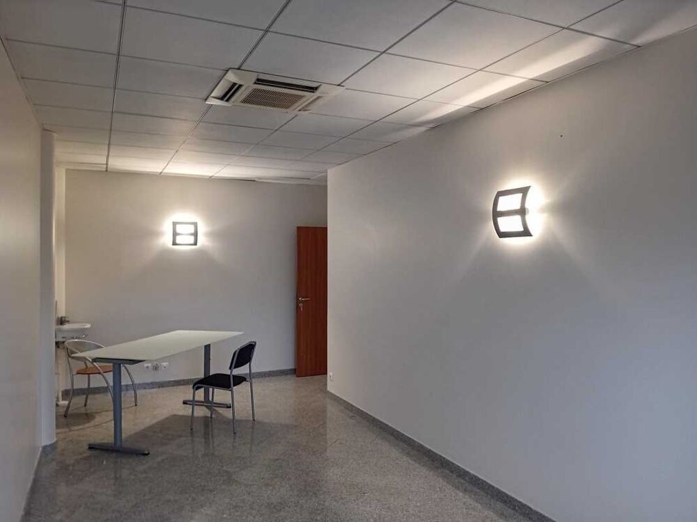   Bureaux - A LOUER - 23 m non divisibles 