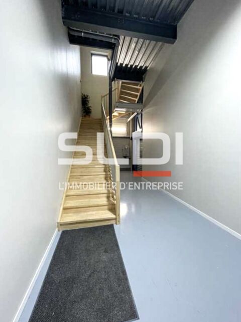 Bureaux - A VENDRE OU A LOUER - 391 m² non divisibles 380001 01090 Guereins