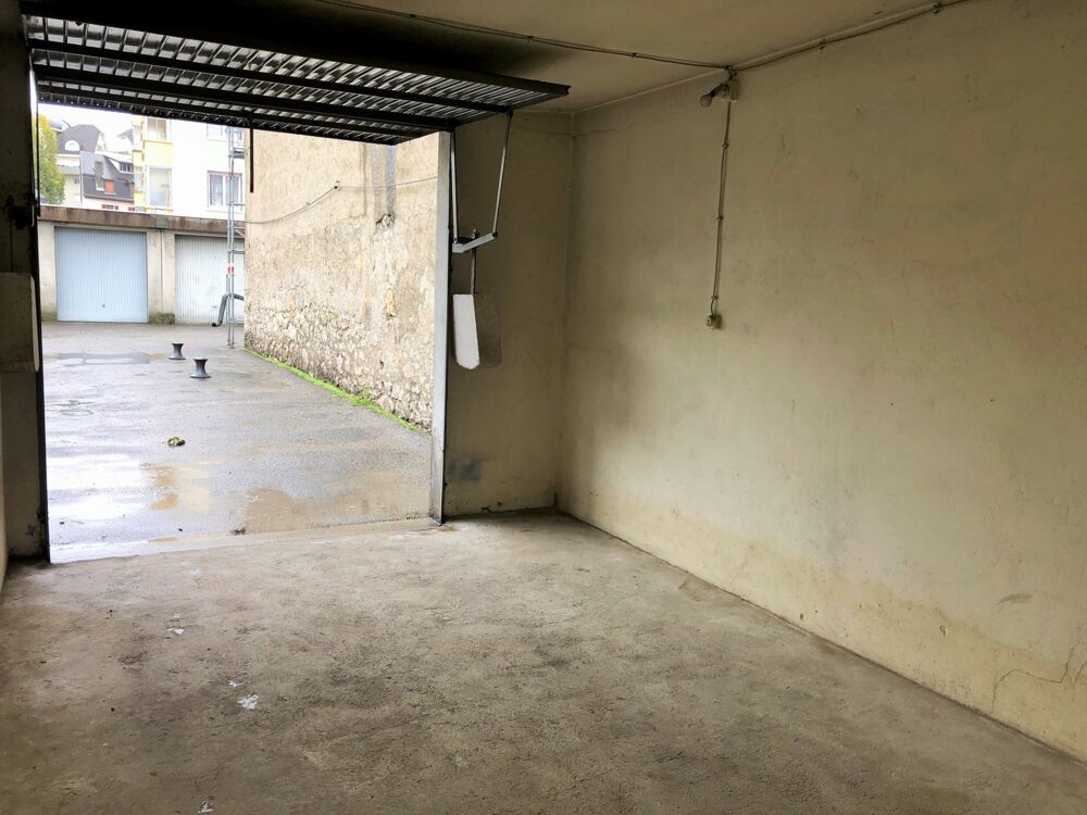 Vente Parking/Garage Garage ferm de 19 m au centre de la ville d'Annecy Annecy