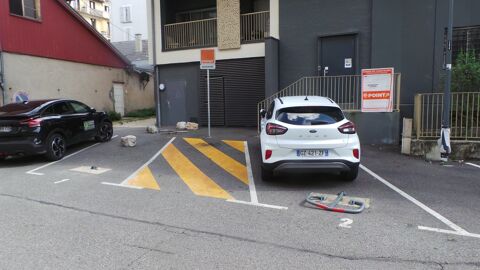  Parking / Garage  louer 15 m