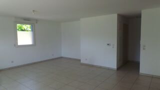  Appartement à louer 2 pièces 56 m²