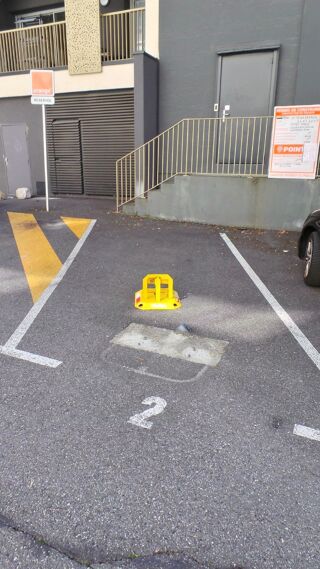  Parking / Garage à louer 15 m²