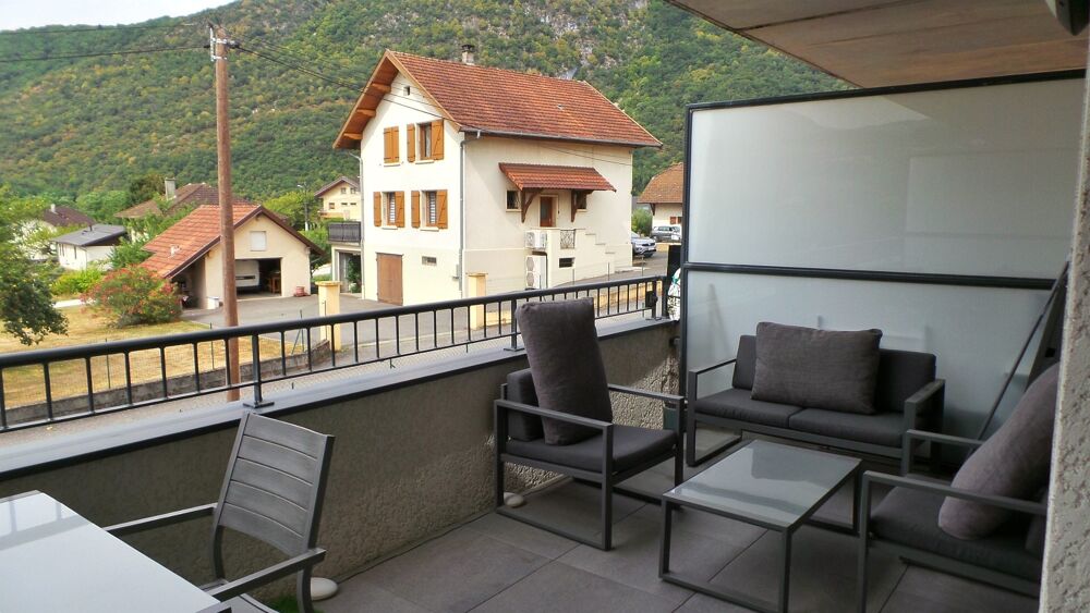 Location Appartement Très beau T2 meublé de 47 m² lumineux à La Biolle La biolle