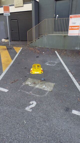  Parking / Garage à louer 15 m²