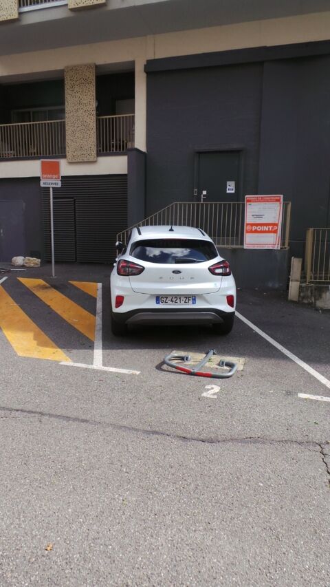  Parking / Garage  louer 15 m
