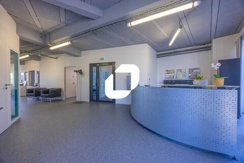 Bureaux - A LOUER - 257 m² divisibles à partir de 77 m² 3213 77380 Combs la ville