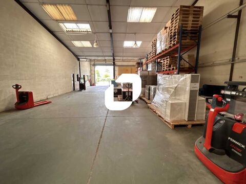   Locaux d'Activits - A VENDRE OU A LOUER - 1594 m non divisibles 