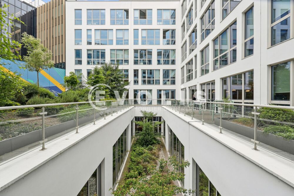   Bureaux - A LOUER - 743 m non divisibles 