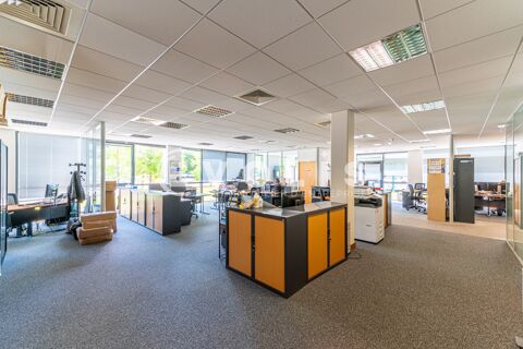   Bureaux - A VENDRE - 2551 m non divisibles 