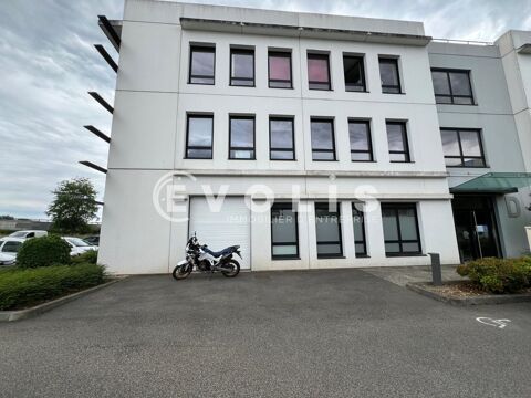 Bureaux - A LOUER - 232 m² non divisibles 2894 69800 St priest