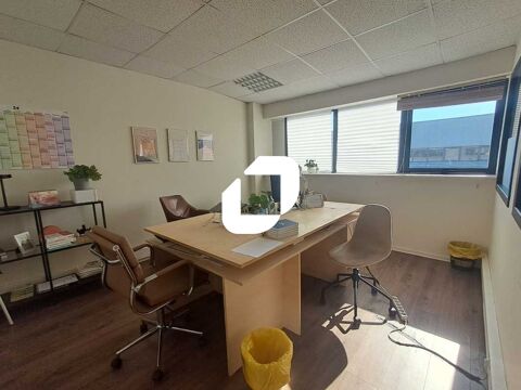   Locaux d'Activits - A LOUER - 826 m non divisibles 