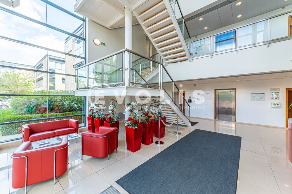   Bureaux - A VENDRE - 3056 m non divisibles 