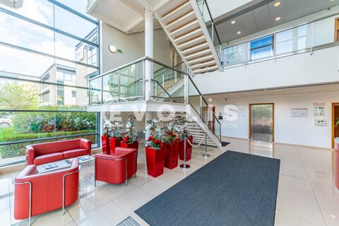   Bureaux - A VENDRE - 3056 m non divisibles 