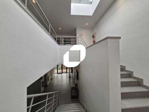 BATIMENT INDEPENDANT - 760 m² divisibles à partir de 380 m² 8867 77420 Champs sur marne
