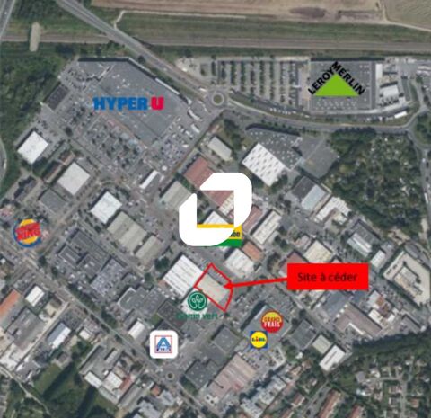Locaux Commerciaux - A LOUER - 874 m² non divisibles 16023 77170 Brie comte robert