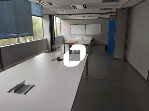 Bureaux - A VENDRE - 1 893 m² non divisibles 3500000 33520 Bruges