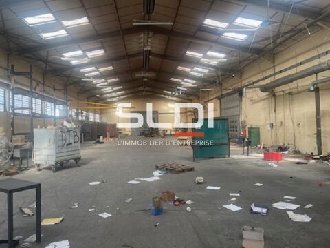   Entrepts - A VENDRE - 3 600 m 
